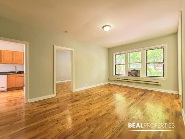 Foto del edificio - 2 bedroom in CHICAGO IL 60613