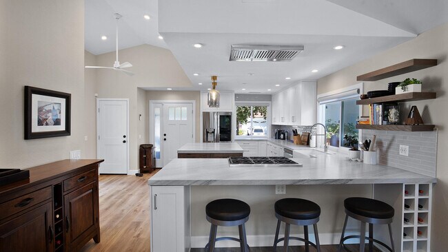Foto del edificio - 1759 Hill Top Ln