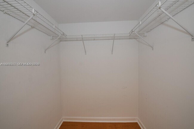 Building Photo - 1200 Brickell Bay Dr