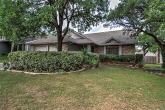 Building Photo - 6500 Luckenbach Ln