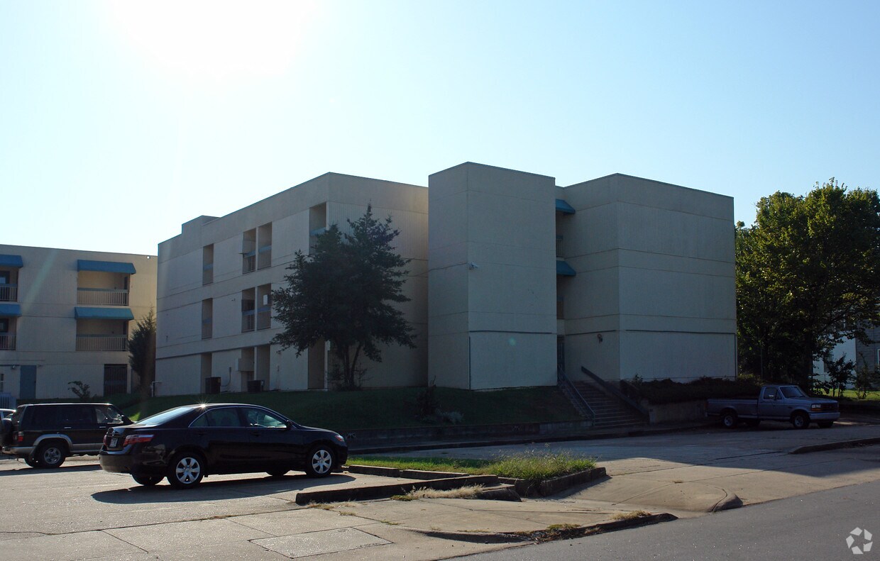 Foto del edificio - Con Ivie Gardens