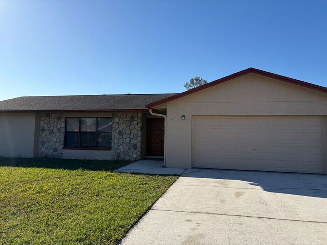 Building Photo - Single Family Home in Poinciana