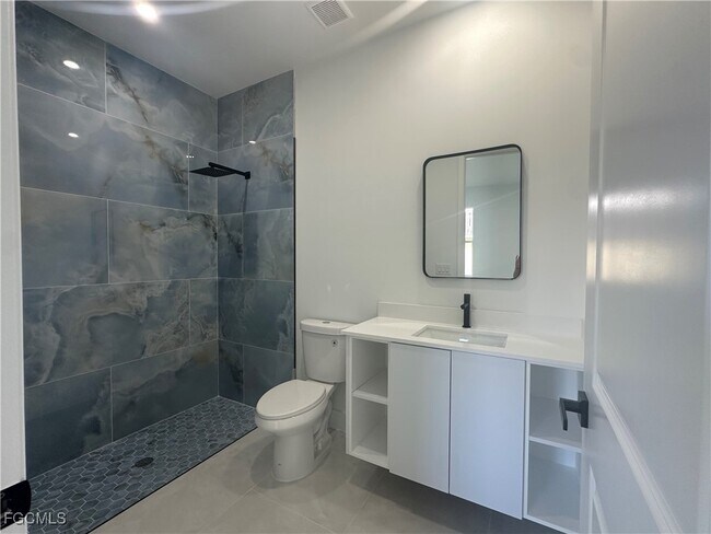 Foto del edificio - 315 Austin Ave