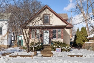 Building Photo - 1609 Talmage Ave SE