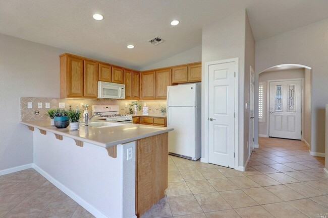 Building Photo - 806 Riverwood Ln