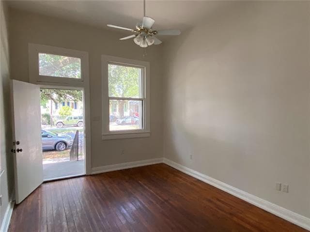 Building Photo - 4040 Banks St