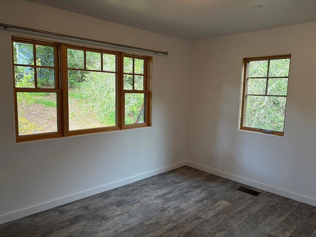 Foto del edificio - 60 Crestview Ln