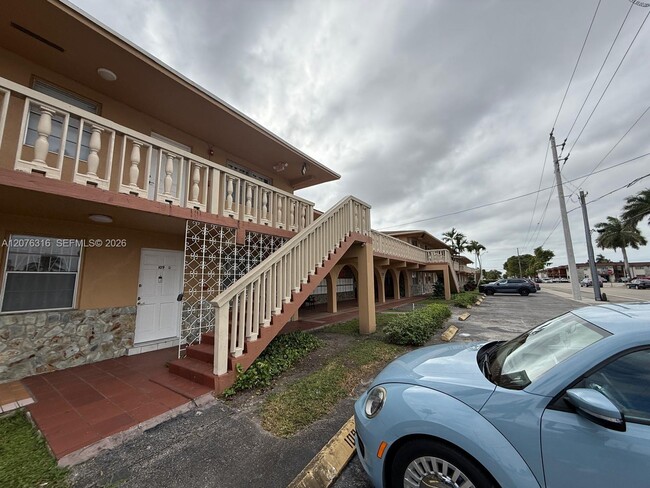 Foto del edificio - 1154 W 35th St