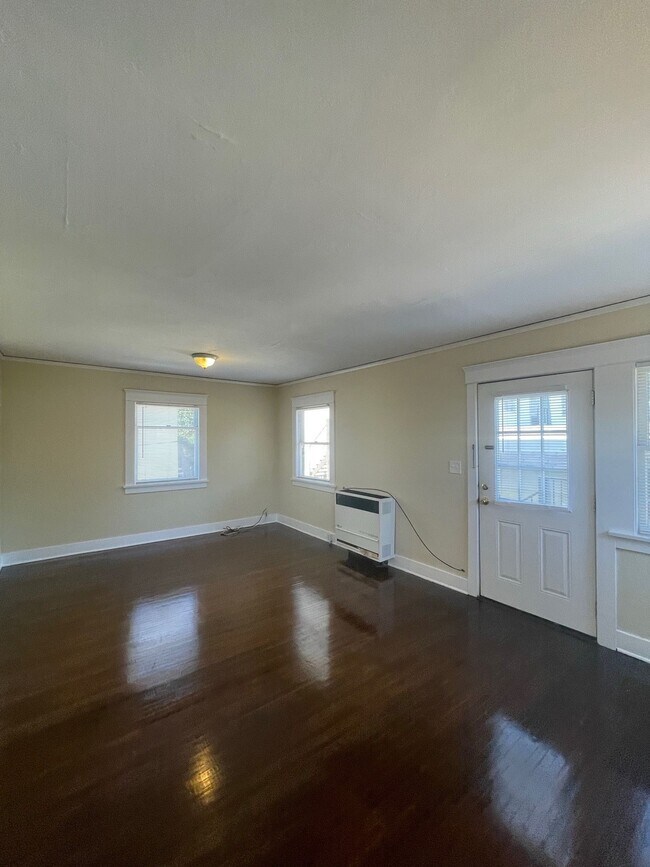 Building Photo - 6333 Painter Ave