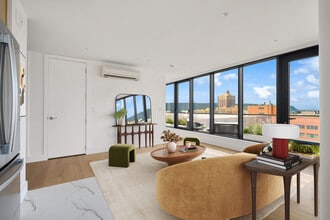 Building Photo - Hudson 44