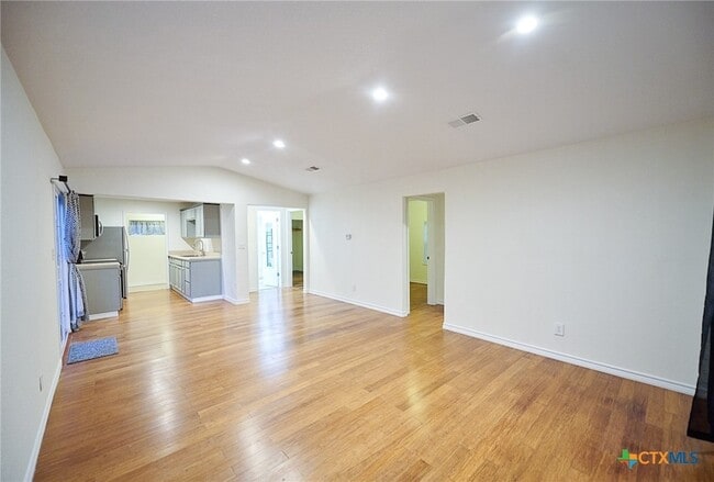 Foto del edificio - 919 Southside Dr