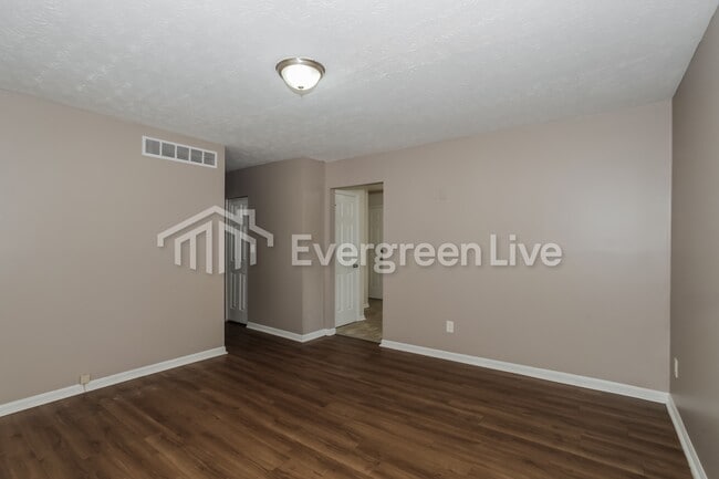 Building Photo - 2027 Highland Ave