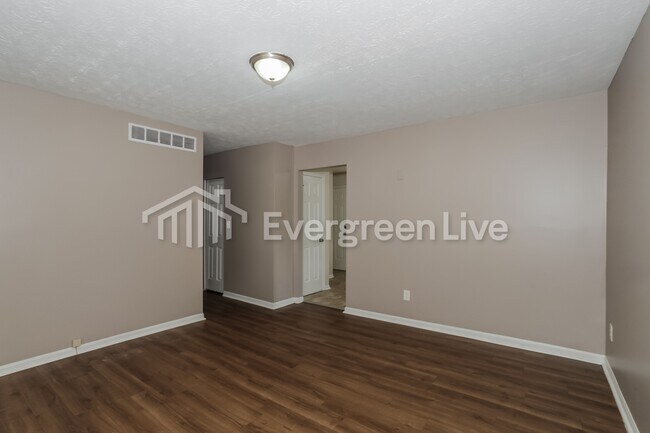 Foto del edificio - 2027 Highland Ave