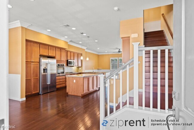 Building Photo - 3 br, 2.5 bath Townhome - 3031 Ruby Avenue...