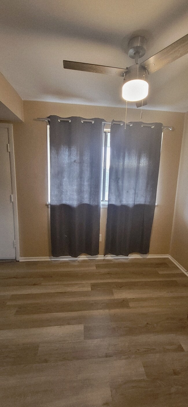 Foto del edificio - 1701 Fountain Rock Way