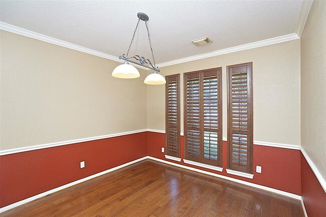 Building Photo - 14306 Arlington Pl