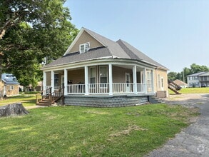 Building Photo - 207 Church St