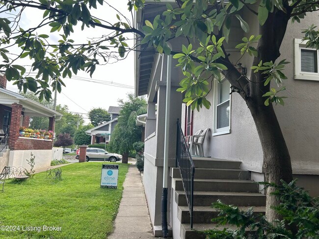 Foto del edificio - 1903 Maplewood Pl