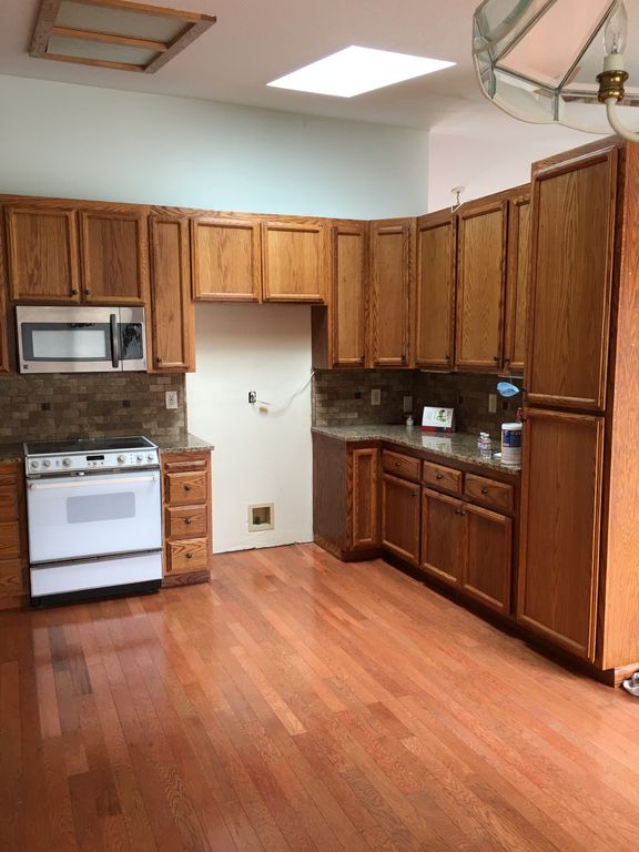 Foto del edificio - 9828 Falcon Meadow Dr