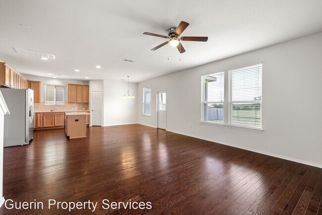 Building Photo - 4 br, 2.5 bath House - 142 Russet Trl