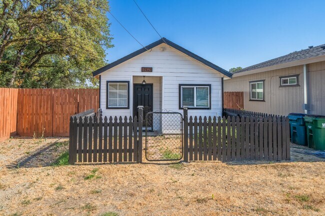 Foto del edificio - Adorable Studio Apt in Cottonwood - Dog Friendly! Available NOW!