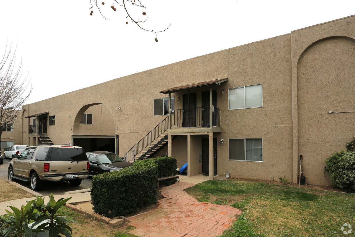 Sun Casa Condods Apartments in Ramona, CA