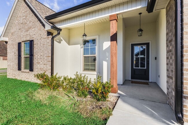 Building Photo - 104 Claystone Rd