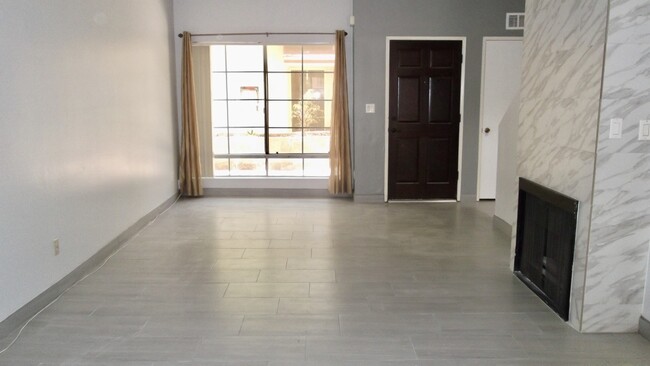 Foto del edificio - COMING SOON - Feb 2025 Spacious Townhouse ...