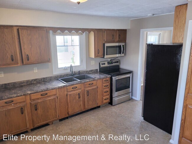 Building Photo - 3 br, 1 bath House - 1419 Oak Ct