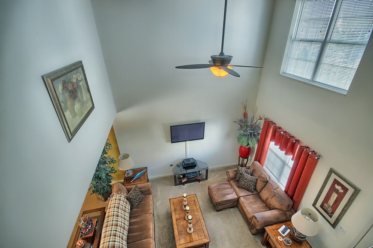 Foto principal - Polaris area Townhomes