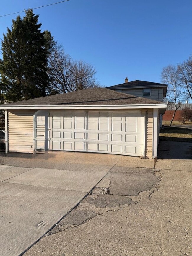 Building Photo - Kraehnke Florist Holdings LLC