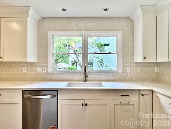 Building Photo - 6414 Greencove Dr
