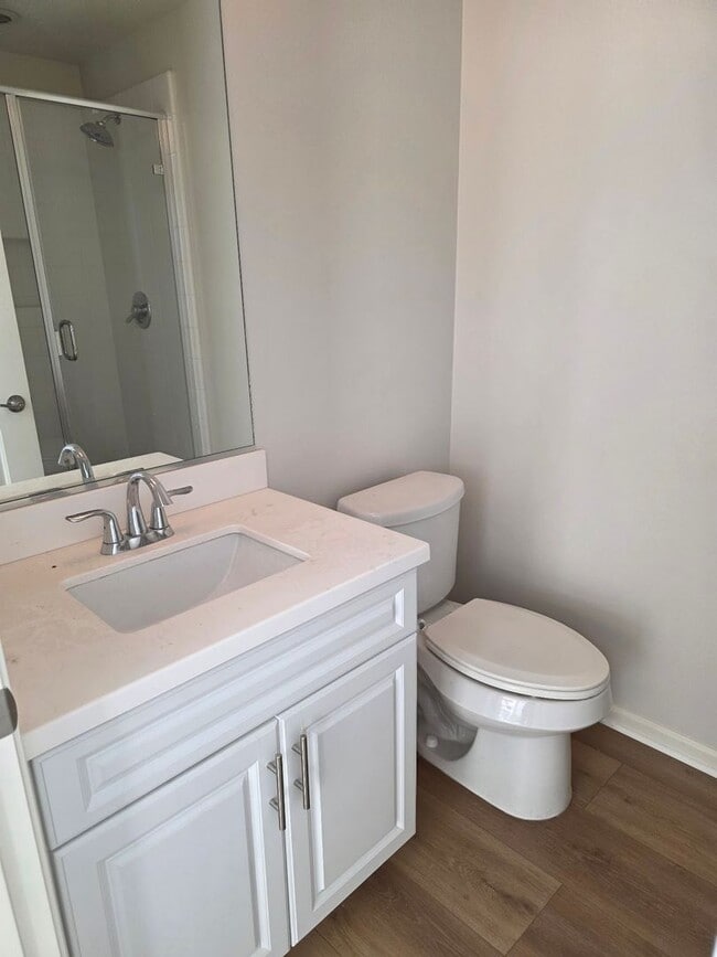 Building Photo - Gorgeous 3 Bedroom Townhome in Paseo del Sol with new flooring and paint!