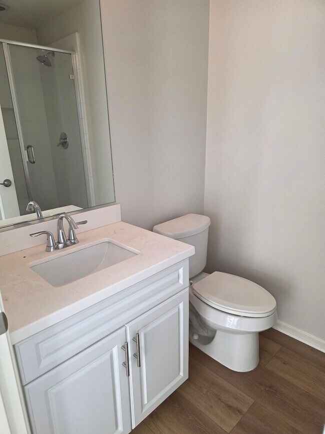 Foto del edificio - Gorgeous 3 Bedroom Townhome in Paseo del Sol with new flooring and paint!