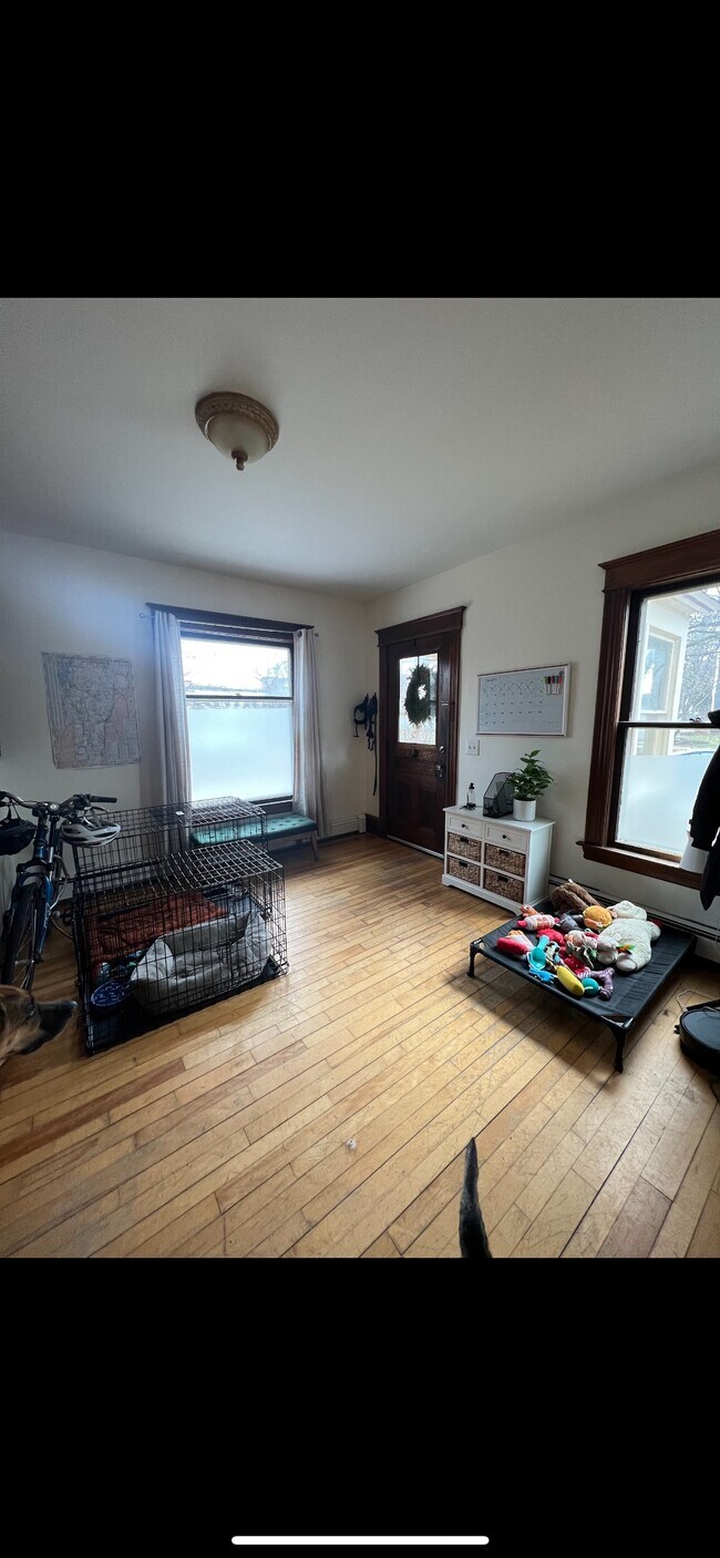 Building Photo - 74 Scarff Ave