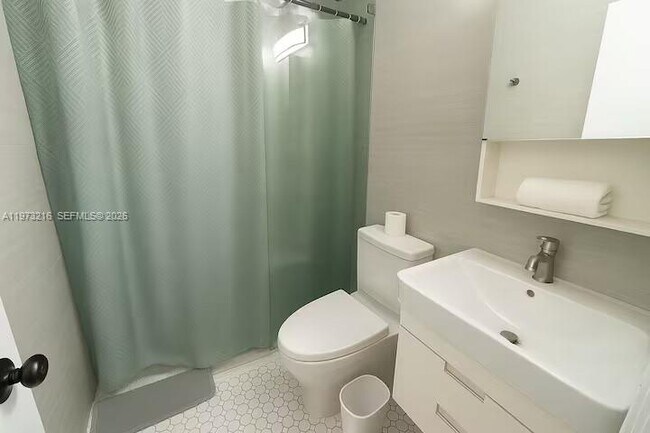 Foto del edificio - 3025 Indian Creek Dr