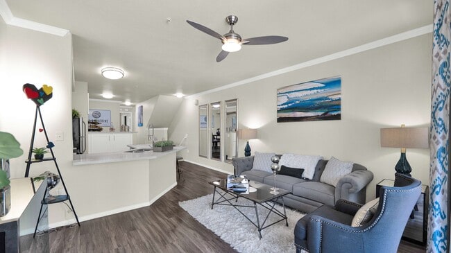 Building Photo - Catherine Townhomes