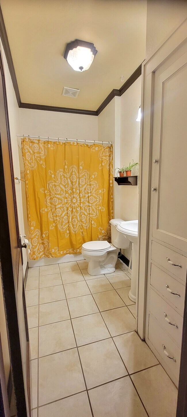 Bathroom - 143 18th Ave N