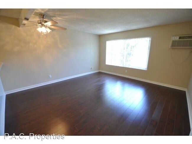 Building Photo - Studio, 1 bath Apartment - 7350 Kester Ave...