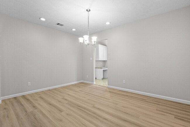 Building Photo - 25910 N Lakefair Dr