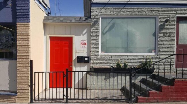 Building Photo - 122-126 E San Salvador St