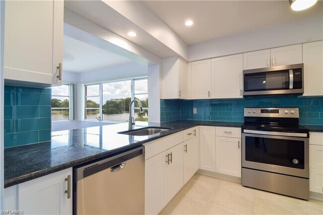 Foto del edificio - 1915 W Lakeview Blvd