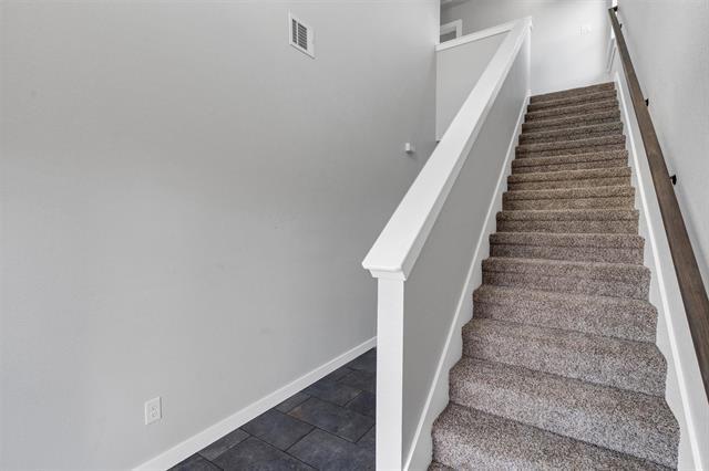 Foto del edificio - 576 Highview Ct