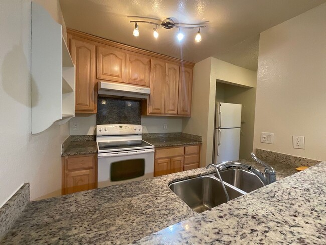 Building Photo - 29612 Mountain Oak Court #62, Hayward, CA ...