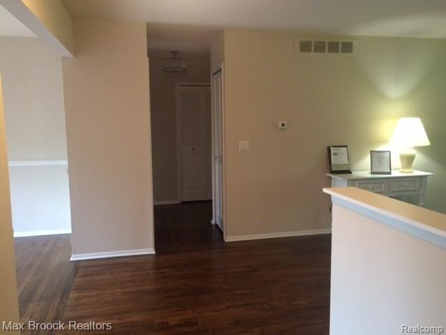 Foto del edificio - 42478 Woodward Ave