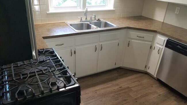 Foto del edificio - 3014 Magnolia Ave