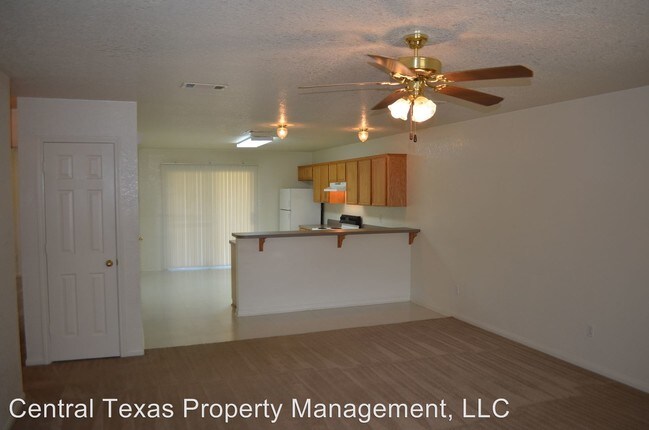 Building Photo - 2302 Wildewood Dr