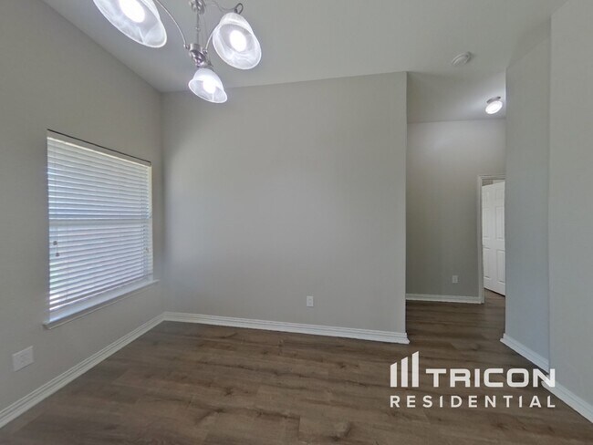 Foto del edificio - 7814 Longbow Ln
