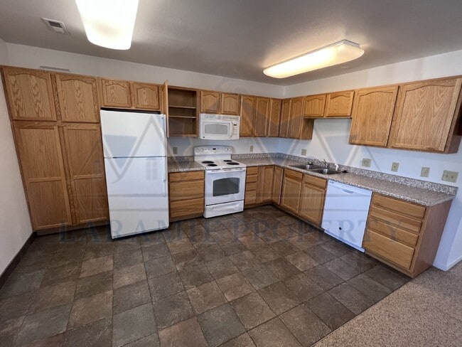 Building Photo - 1 Bed 1 Bath Apartment