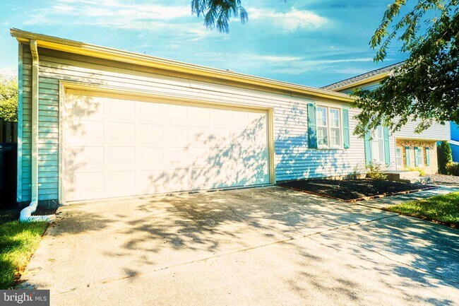 Building Photo - 12833 Fantasia Dr